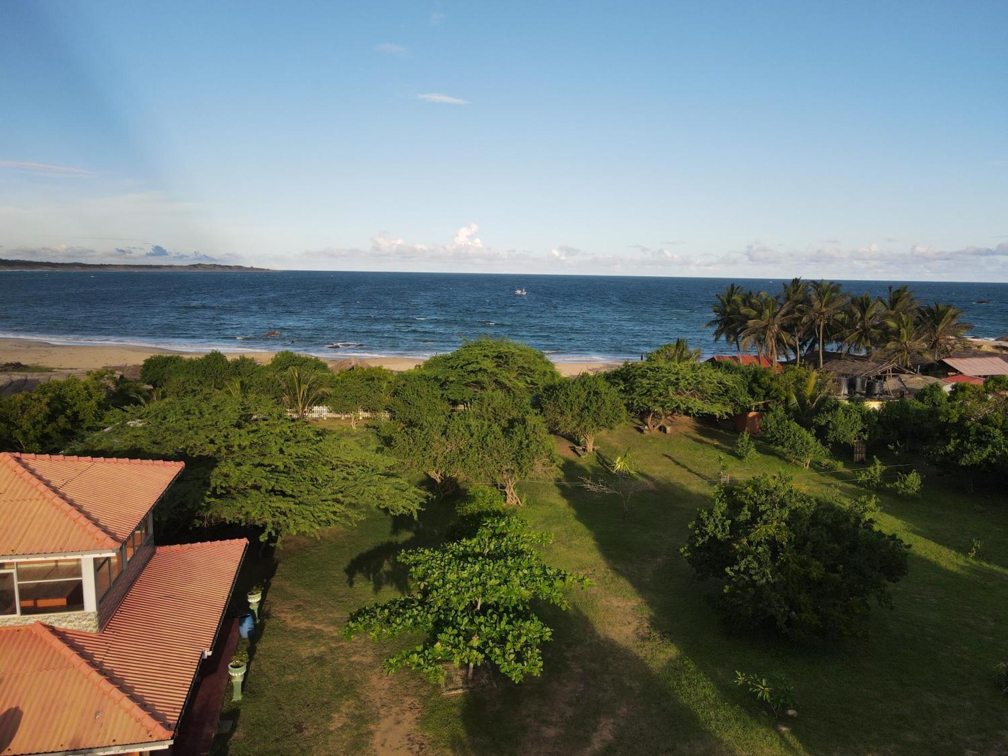 Kirinda Beach Front Hotel Exteriér fotografie